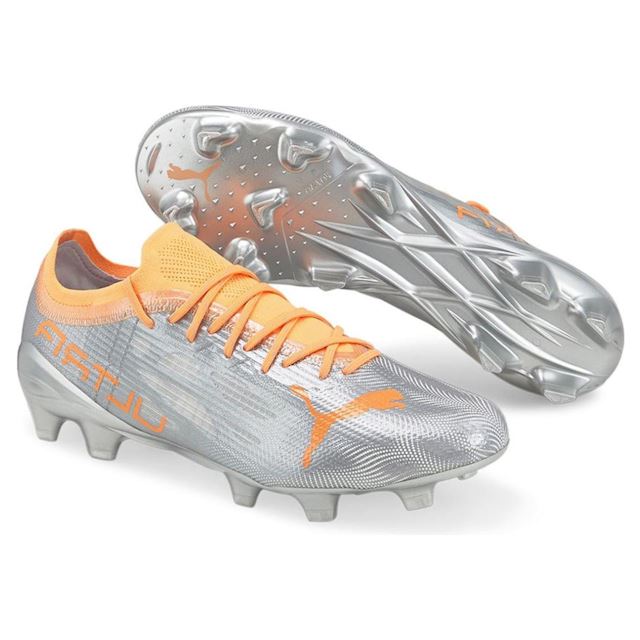 lightest soccer boots